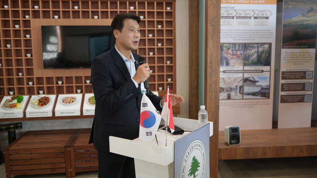 홍진욱 주싱가포르 대한민국 대사관 대사가 축사를 전하고 있다